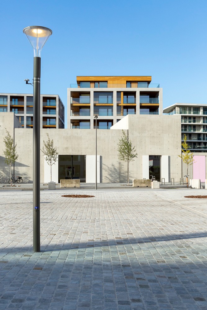 Schelde 21, Nieuw Zuid: photo of the building taken from Panamarenkoplein